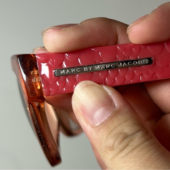 MARC JACOBS SUNGLASSES - Picture 3 of 8